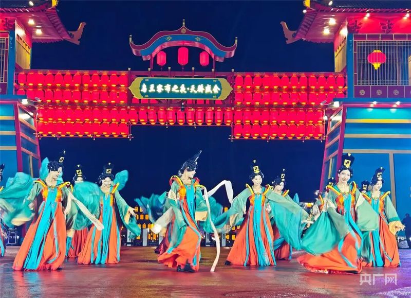 乌兰察布之夜潮流电音与篝火舞台 参考图 1